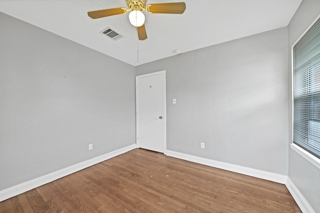 9953 Mango St - Photo 14