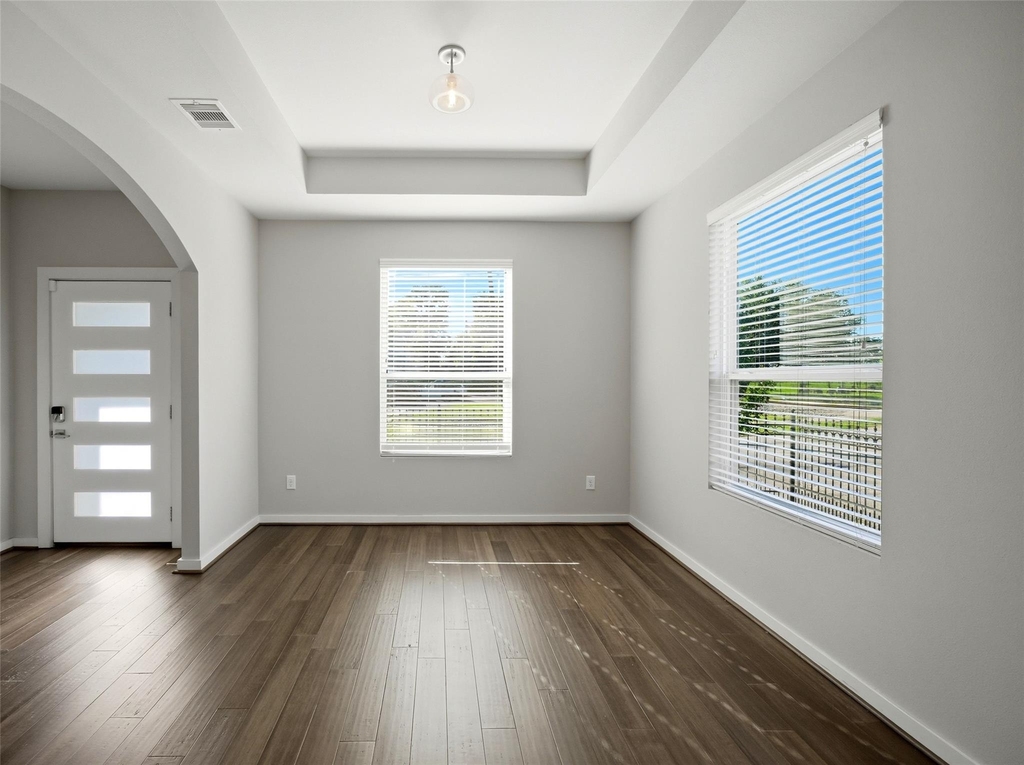 605 Dumble Street - Photo 9