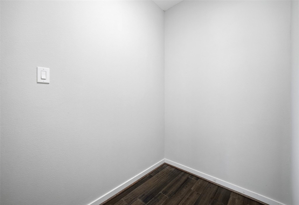 605 Dumble Street - Photo 32