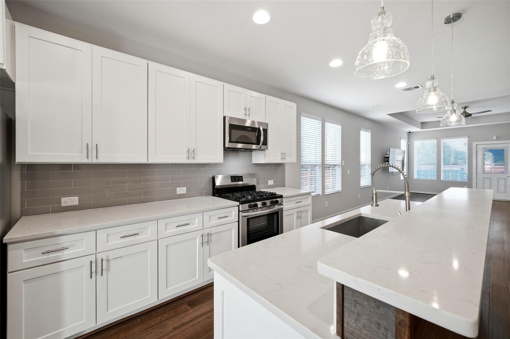 605 Dumble Street - Photo 18