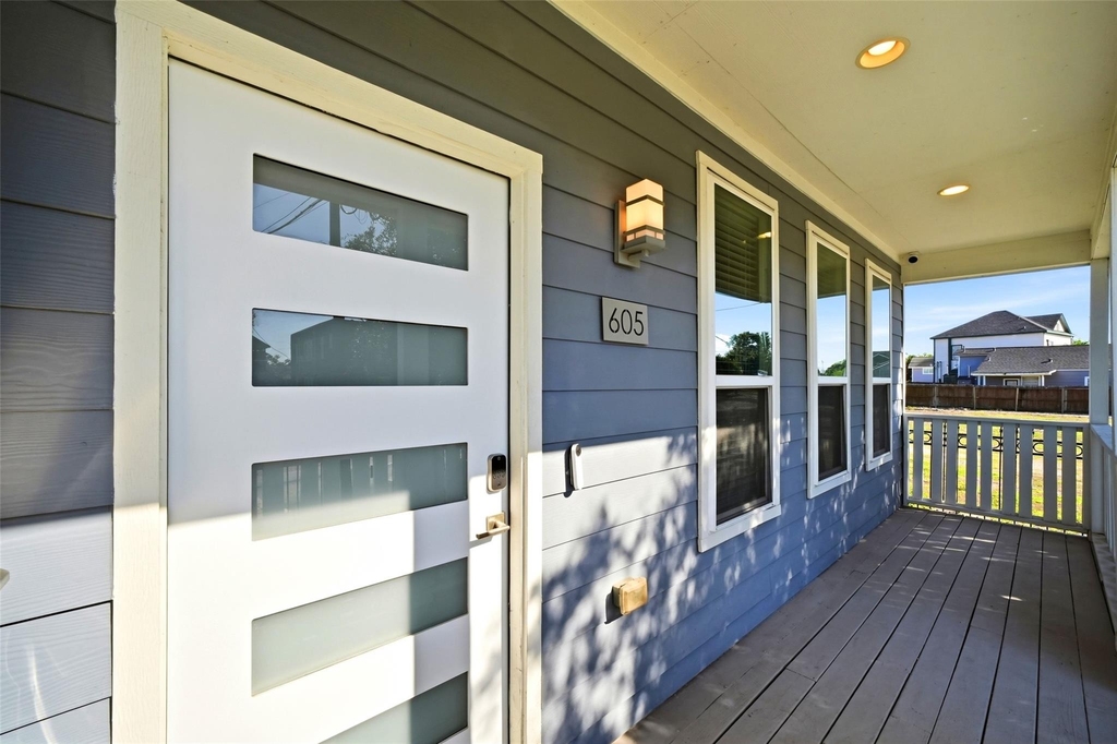 605 Dumble Street - Photo 6