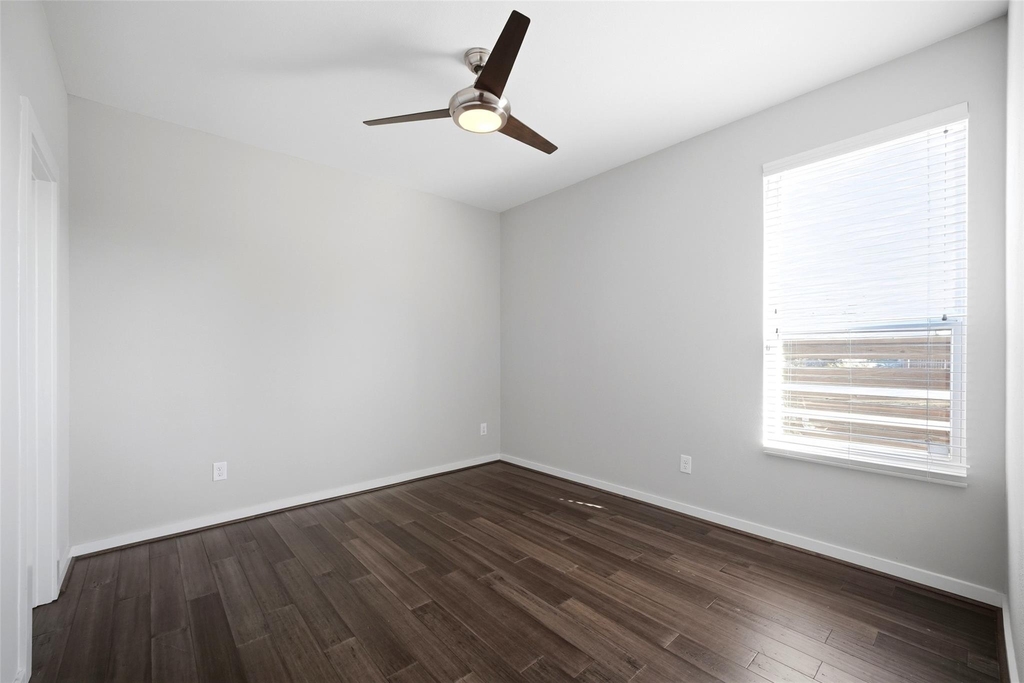 605 Dumble Street - Photo 36