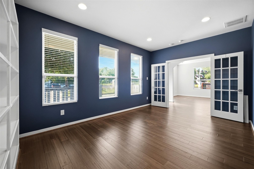 605 Dumble Street - Photo 31