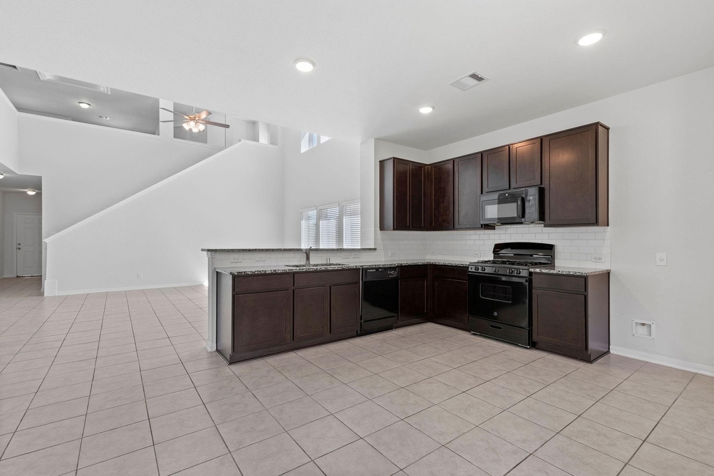 5319 Rivers Edge Drive - Photo 5