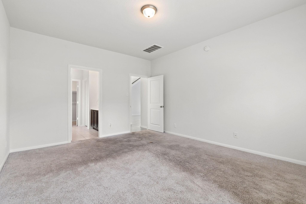 5319 Rivers Edge Drive - Photo 10