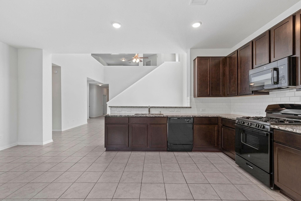 5319 Rivers Edge Drive - Photo 6