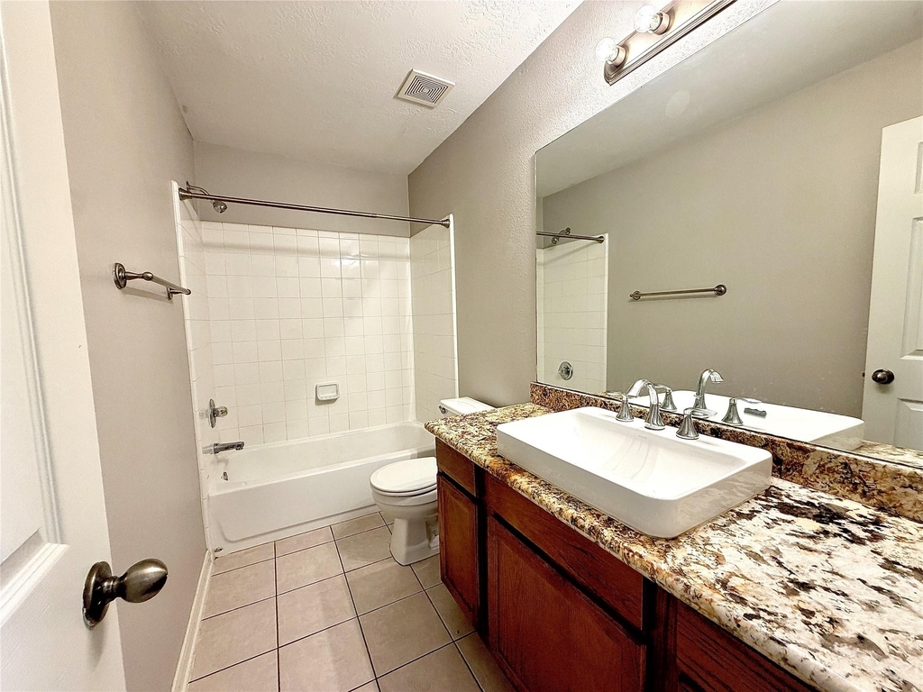 1515 Saulnier Street - Photo 8