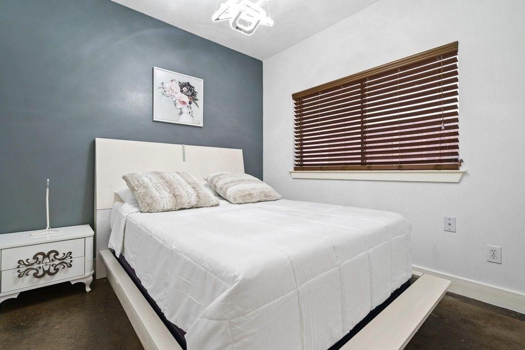 2220 Bastrop Street - Photo 2