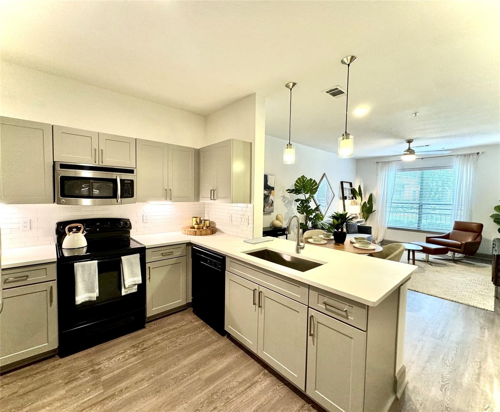3333 Weslayan Street - Photo 0
