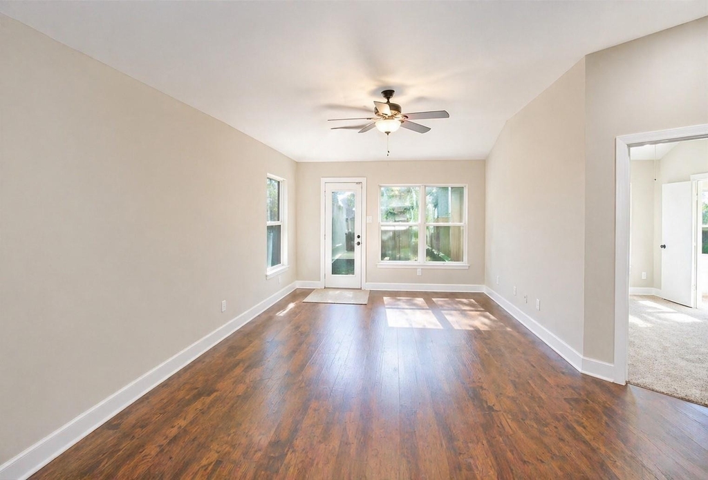 20022 Rustic Lake Ln - Photo 4