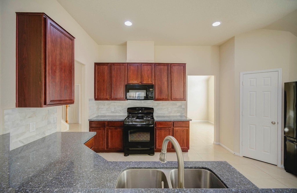 15115 Russet Bend Lane - Photo 29