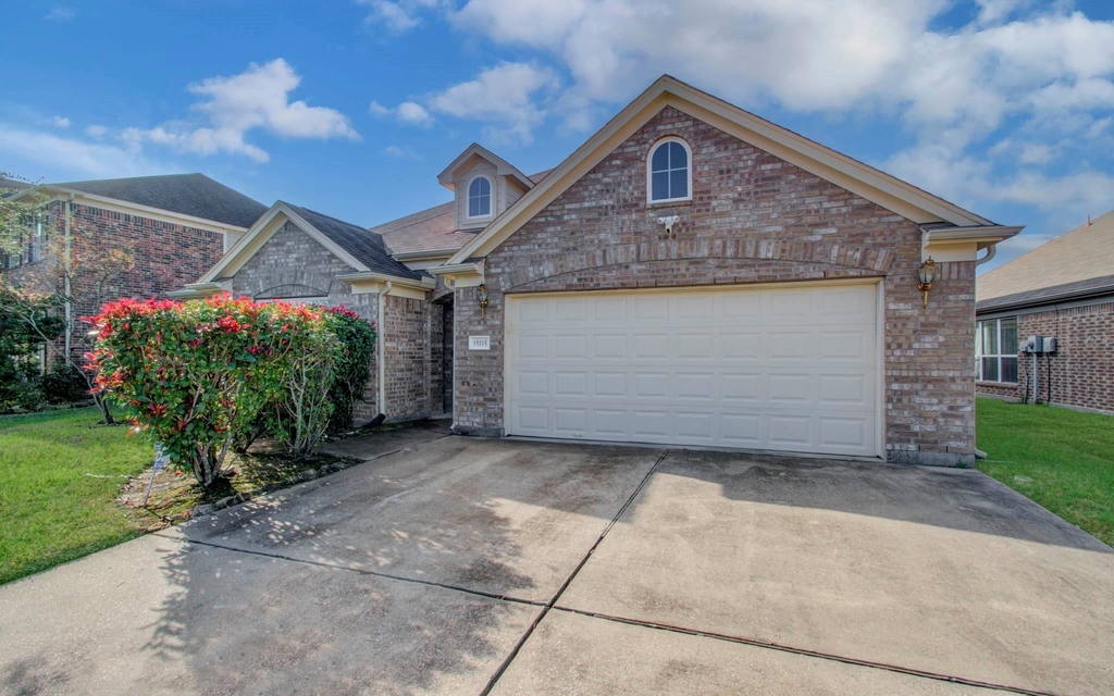 15115 Russet Bend Lane - Photo 0