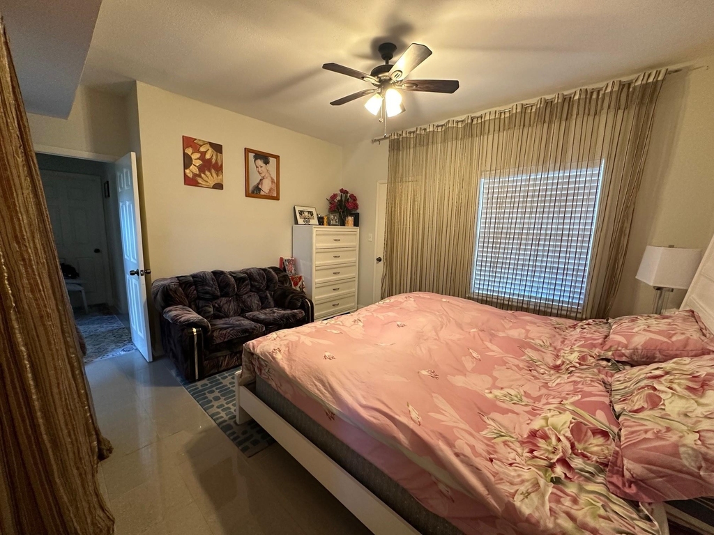 9809 Richmond Ave, Unit J-12 - Photo 8