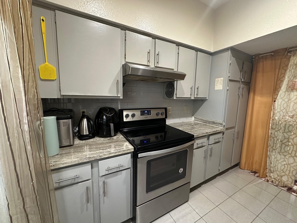 9809 Richmond Ave, Unit J-12 - Photo 5