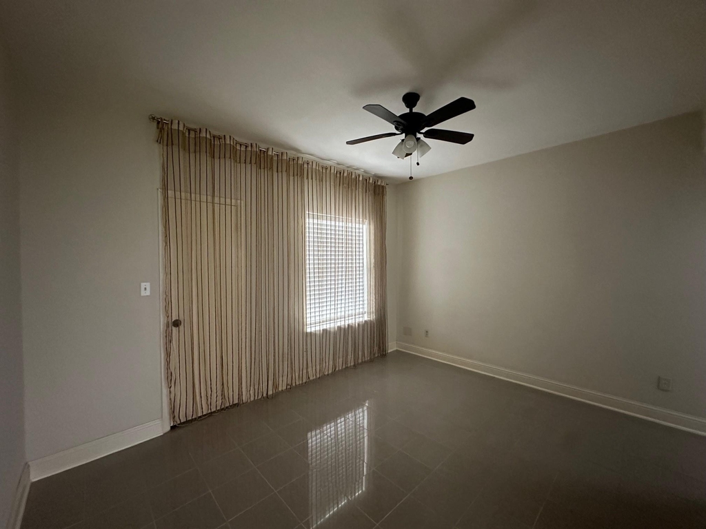 9809 Richmond Ave, Unit J-12 - Photo 6