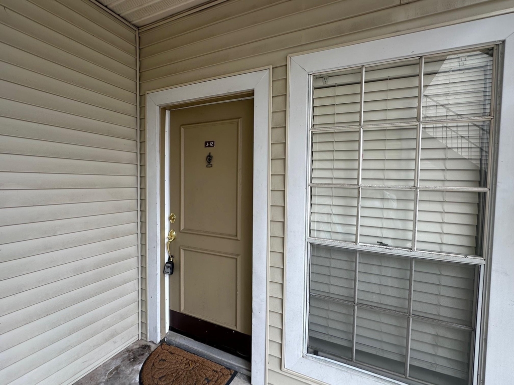 9809 Richmond Ave, Unit J-12 - Photo 0