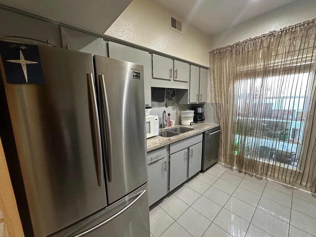 9809 Richmond Ave, Unit J-12 - Photo 4