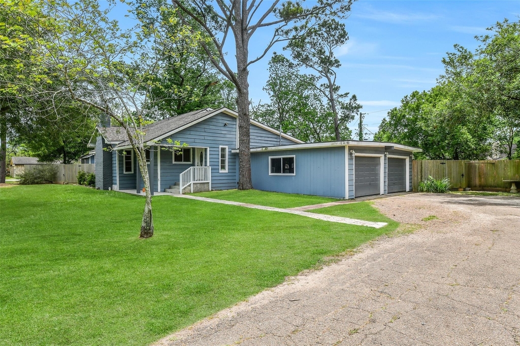 4712 33rd Street - Photo 2