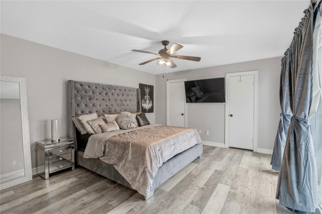 2938 Camelot Lane - Photo 18