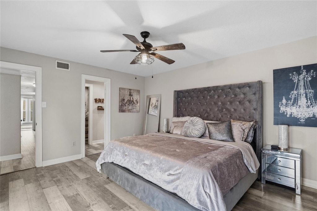 2938 Camelot Lane - Photo 17
