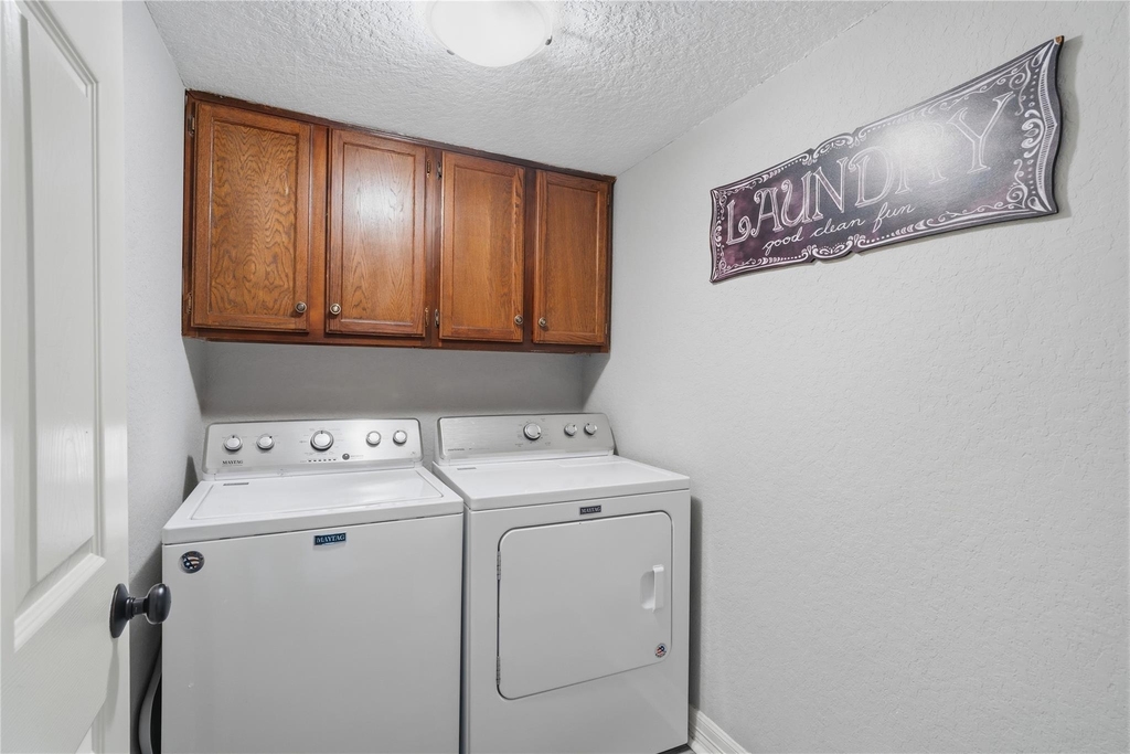 2938 Camelot Lane - Photo 29
