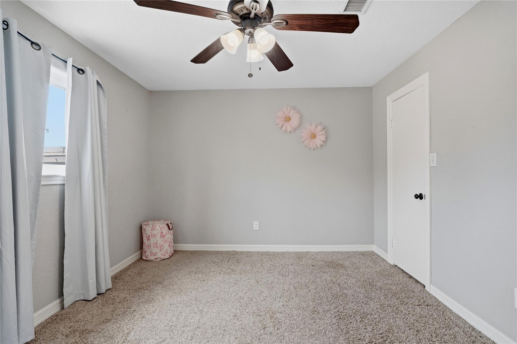 2938 Camelot Lane - Photo 24