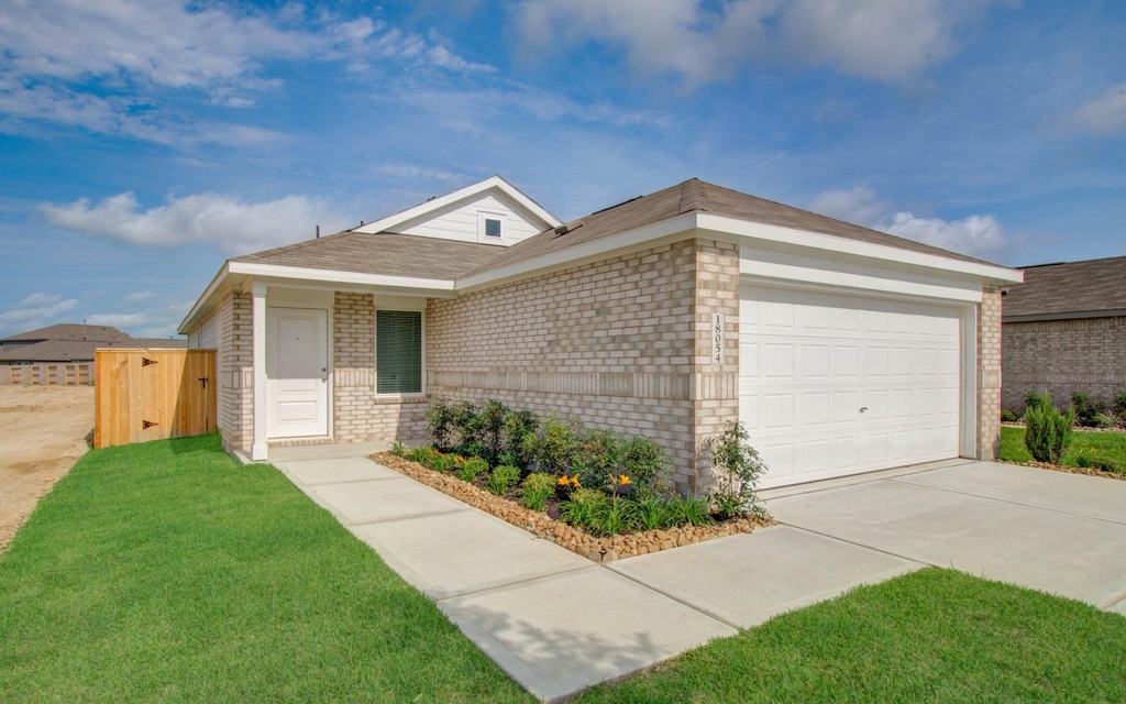 18054 Le Gotte Lane - Photo 1