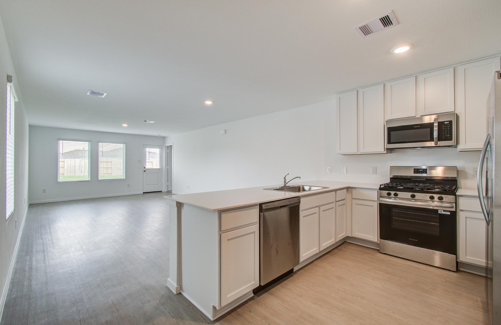 18054 Le Gotte Lane - Photo 9