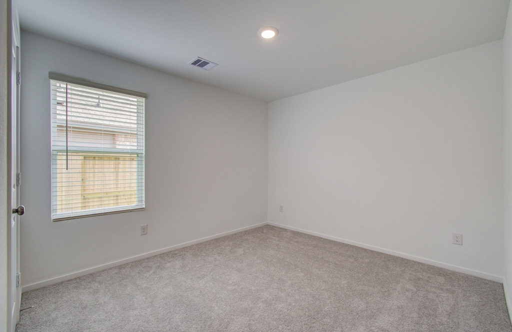 18054 Le Gotte Lane - Photo 7