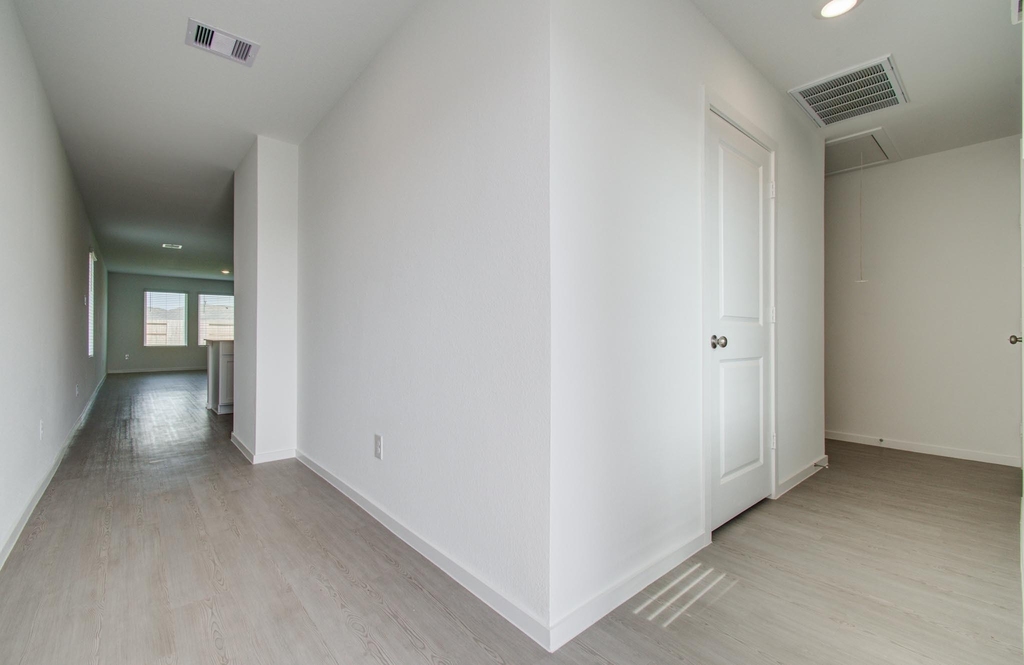 18054 Le Gotte Lane - Photo 3