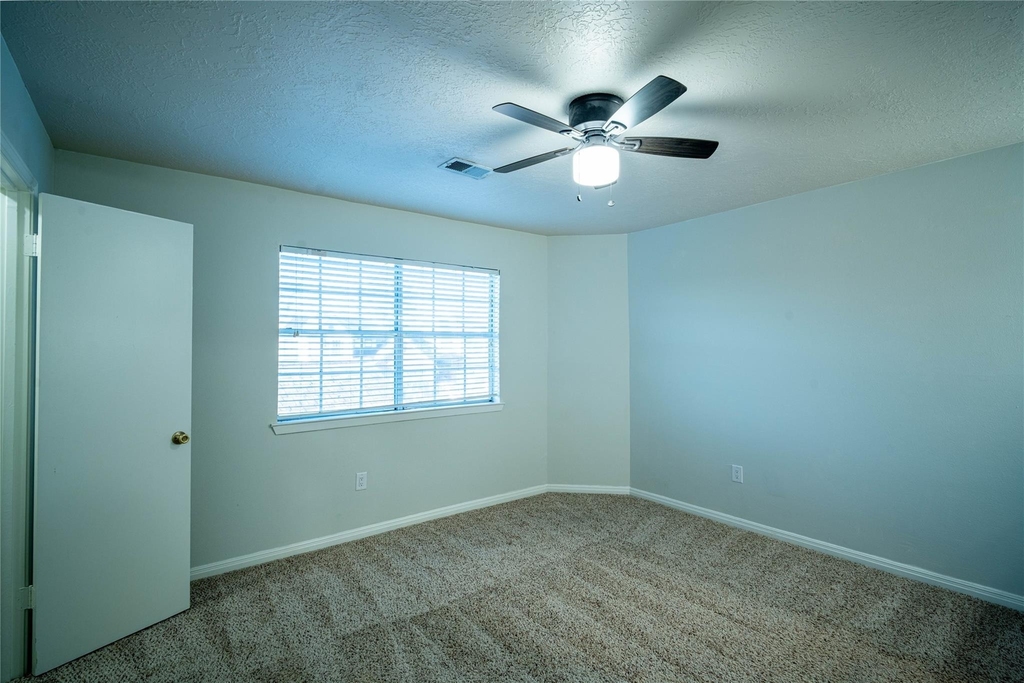 512 Birdsong Drive - Photo 8