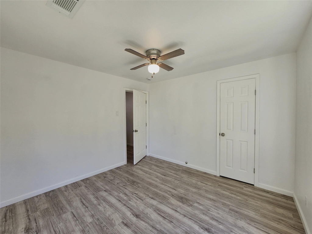 2706 Berry Street - Photo 3