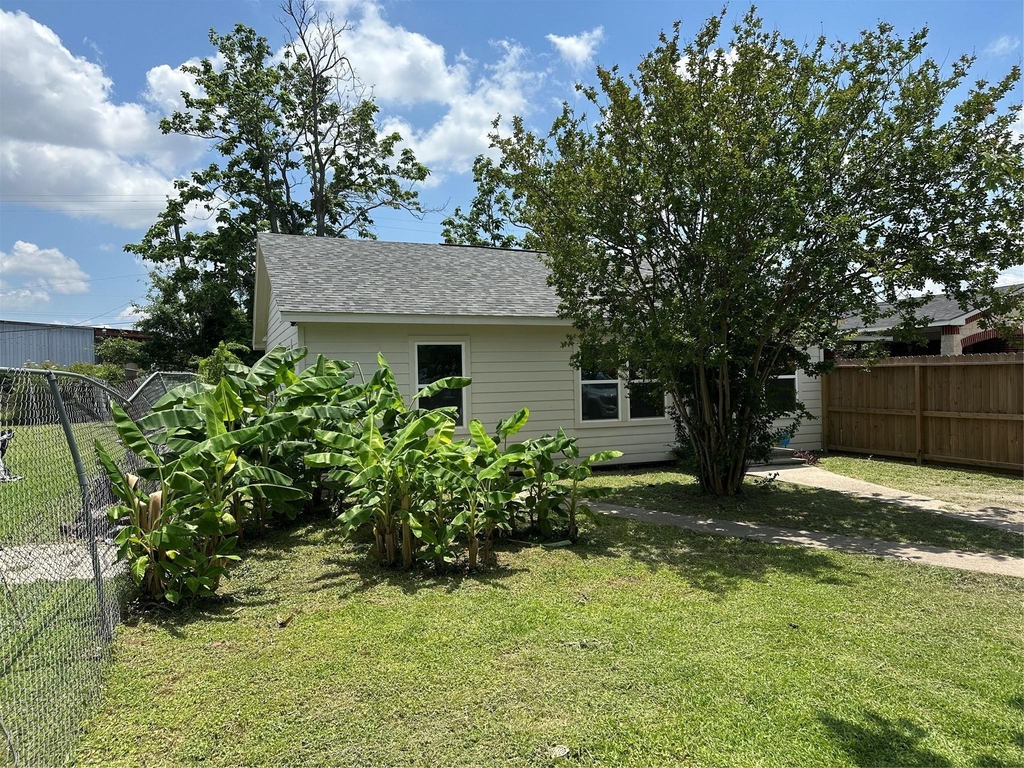 820 Bennington Street - Photo 1