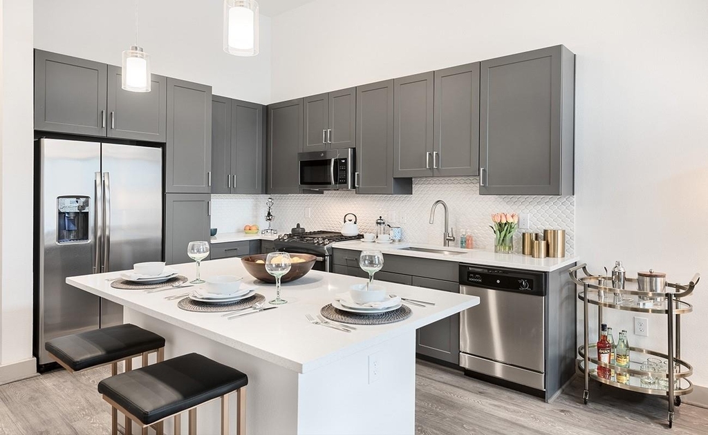 160 Birdsall Street - Photo 2