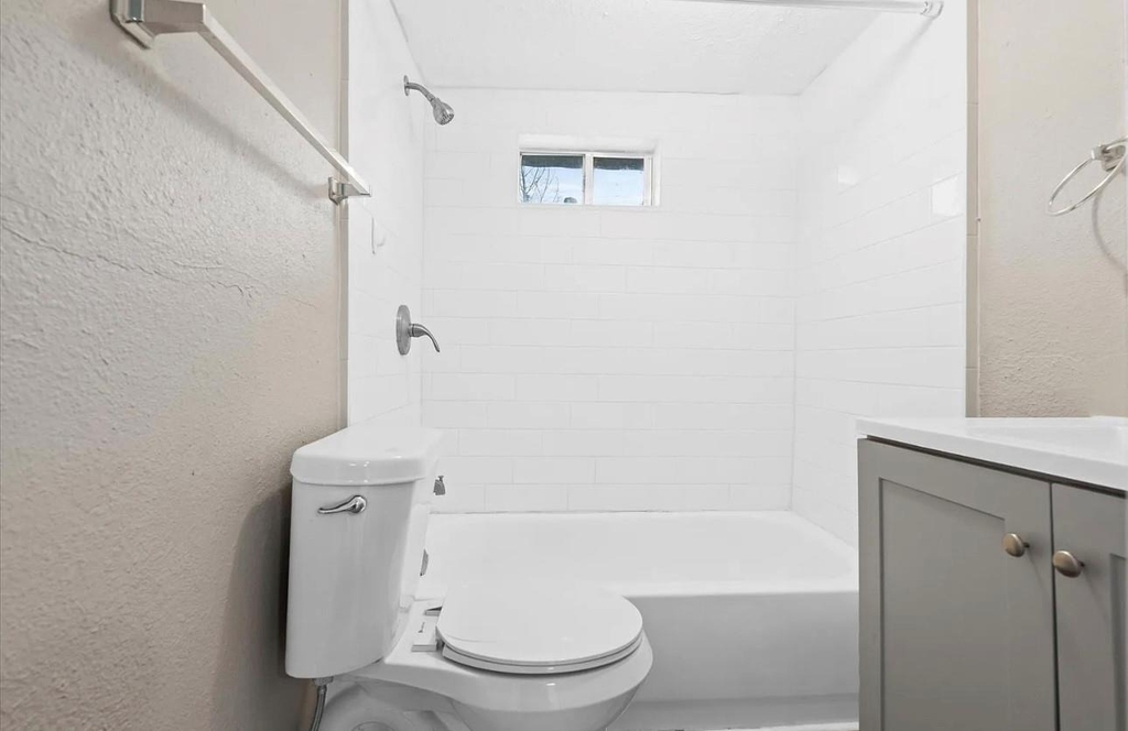 5244 Leeland Street - Photo 10