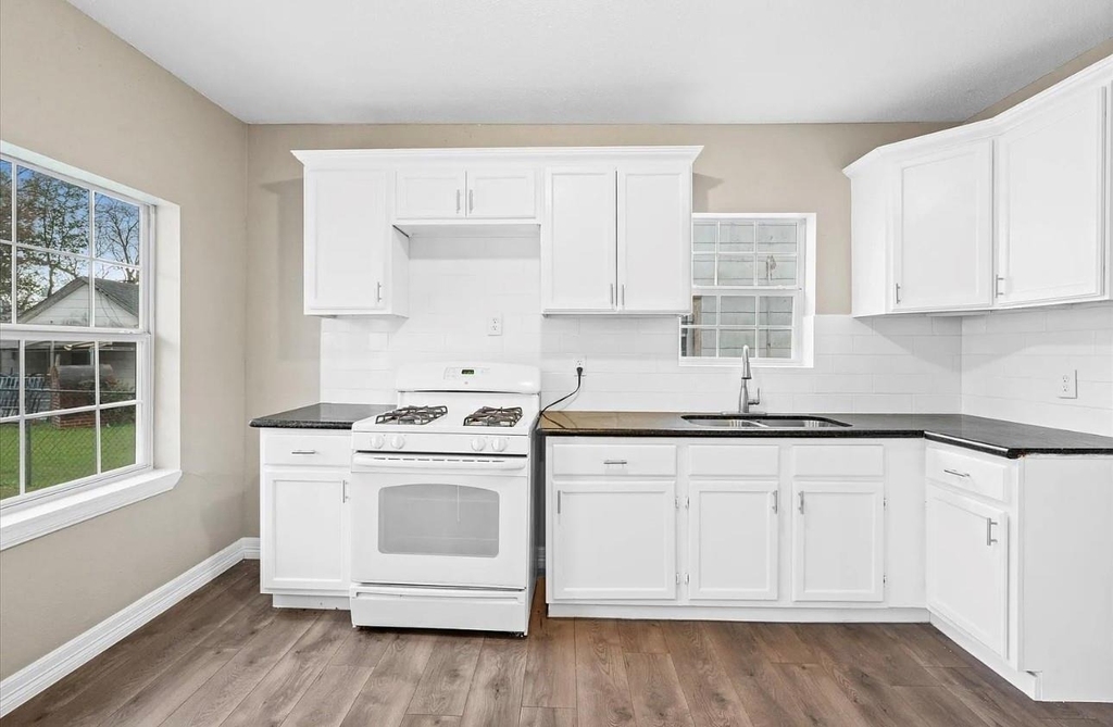 5244 Leeland Street - Photo 8