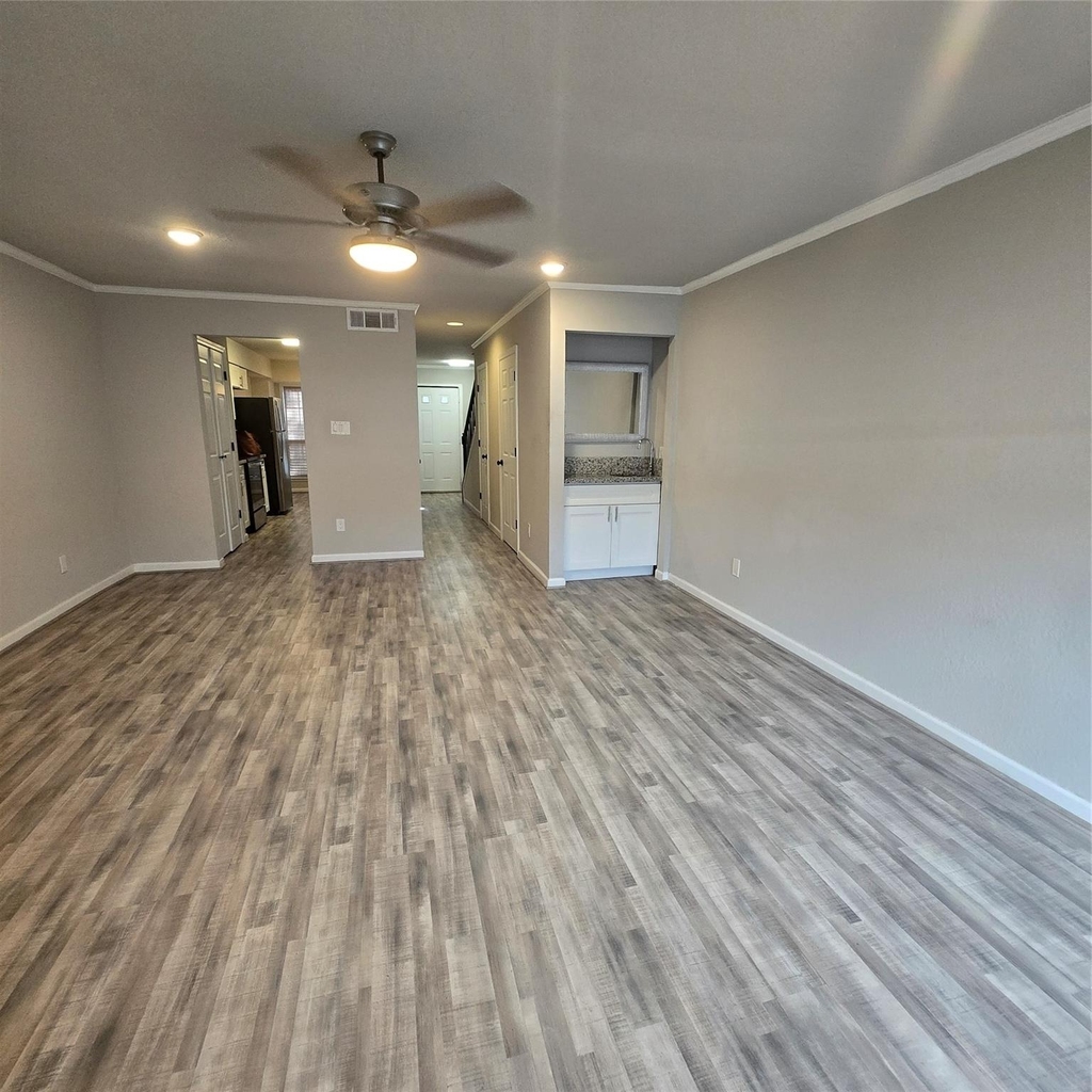 8355 Nairn Street - Photo 2