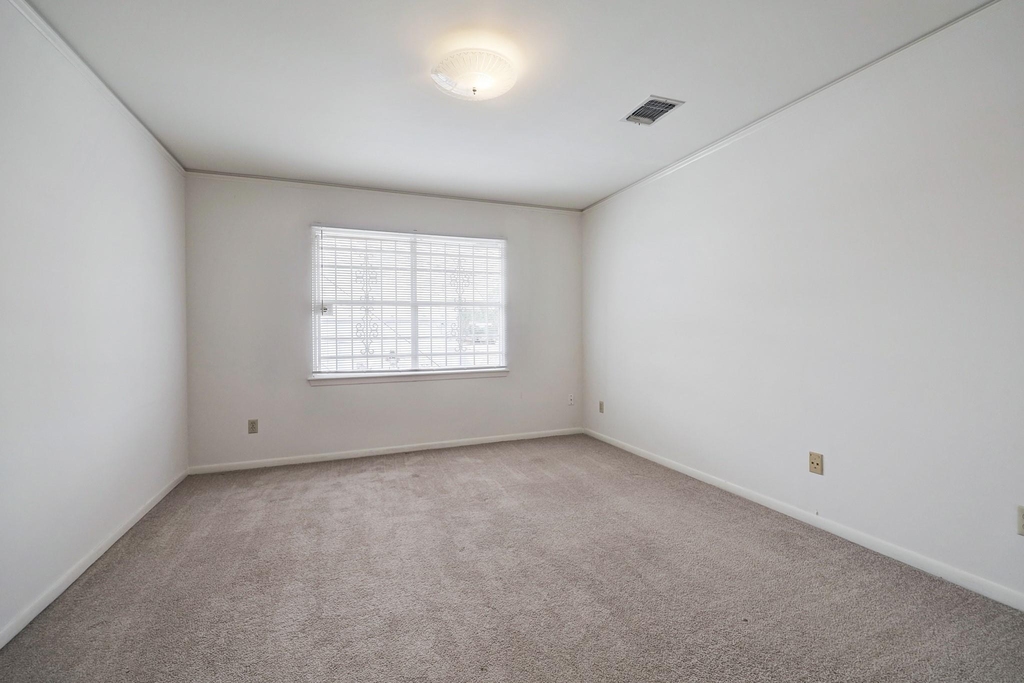 4002 Portsmouth Avenue - Photo 7