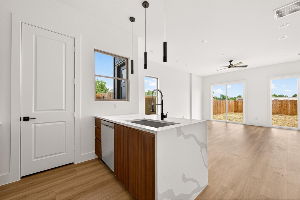 7422 Maxroy Street - Photo 12