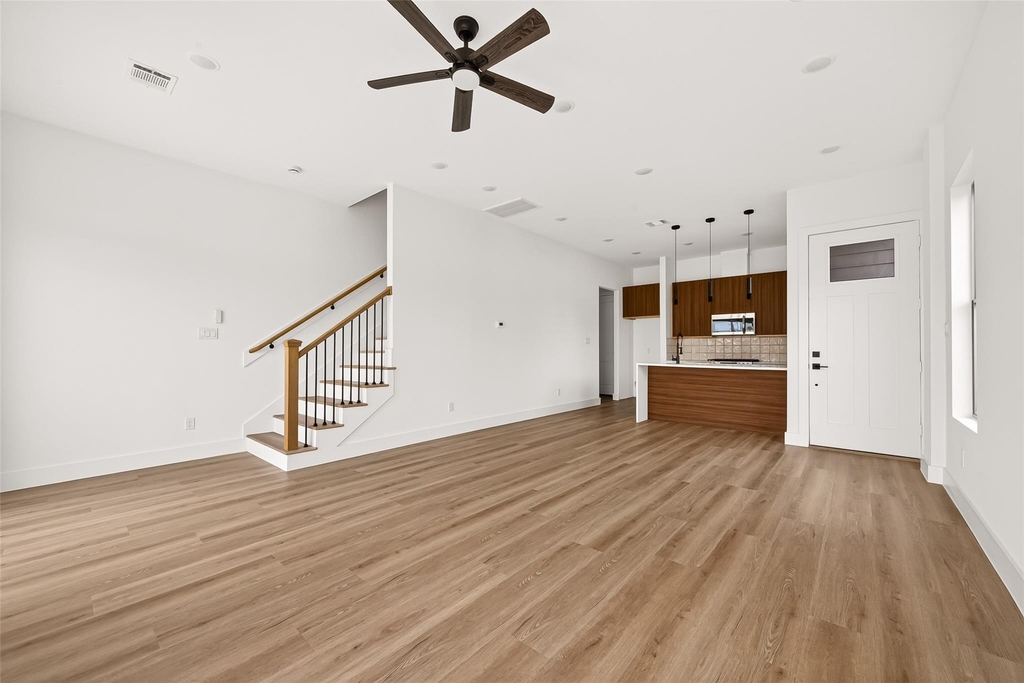 7422 Maxroy Street - Photo 9