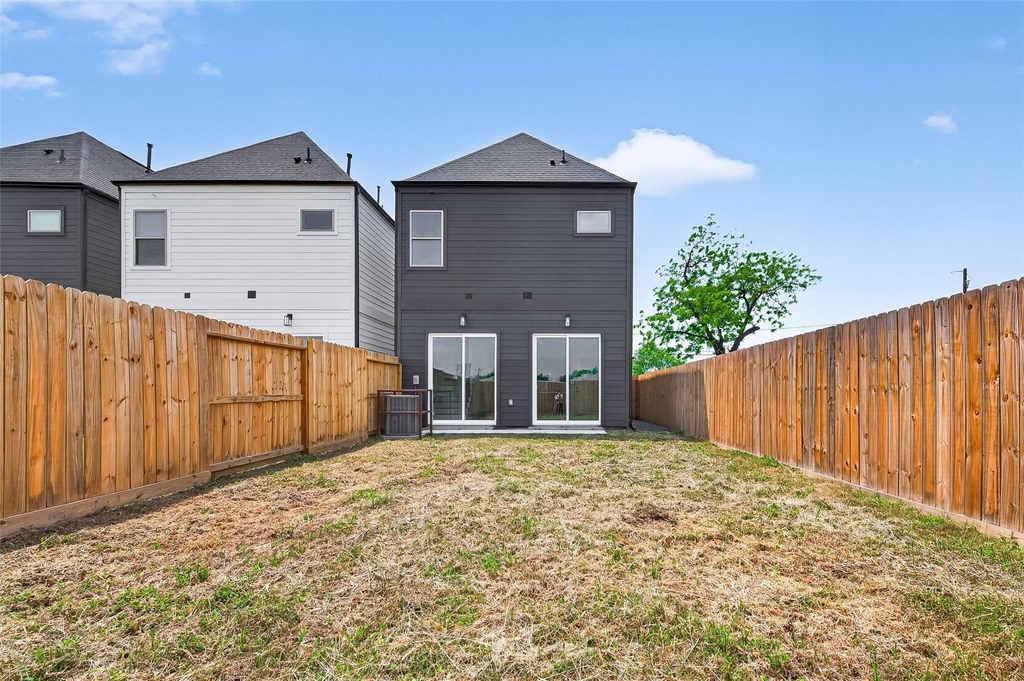 7422 Maxroy Street - Photo 37