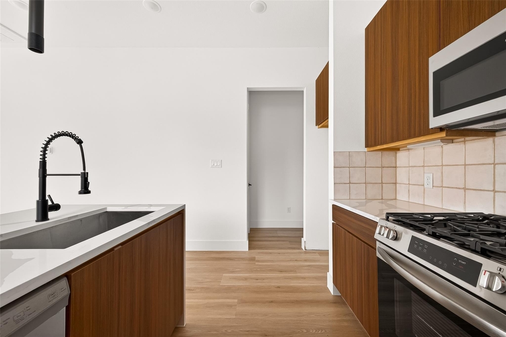 7422 Maxroy Street - Photo 16
