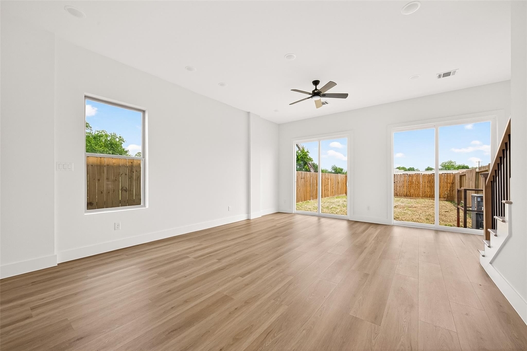 7422 Maxroy Street - Photo 7
