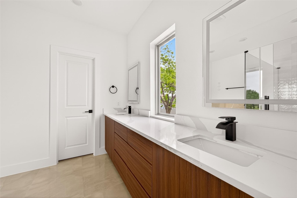 7422 Maxroy Street - Photo 25
