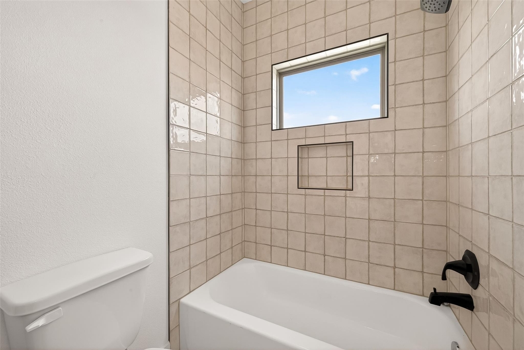 7422 Maxroy Street - Photo 32