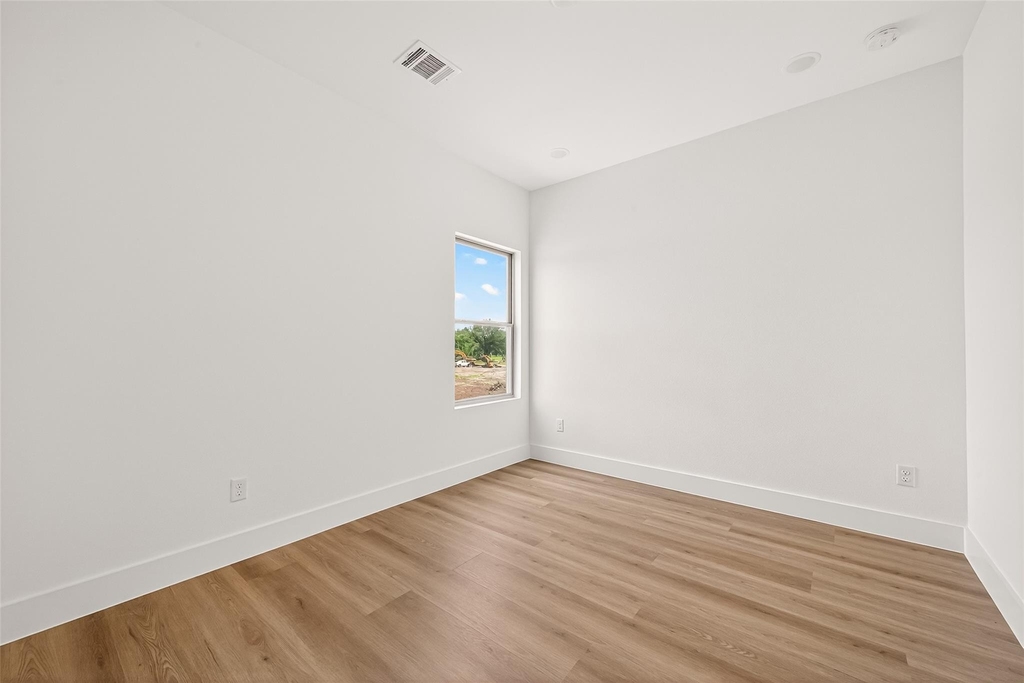7422 Maxroy Street - Photo 35