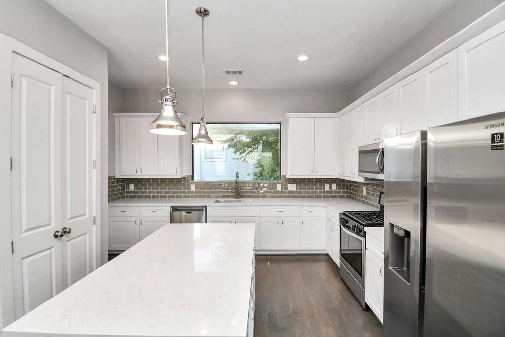 308 Palmer Street - Photo 2