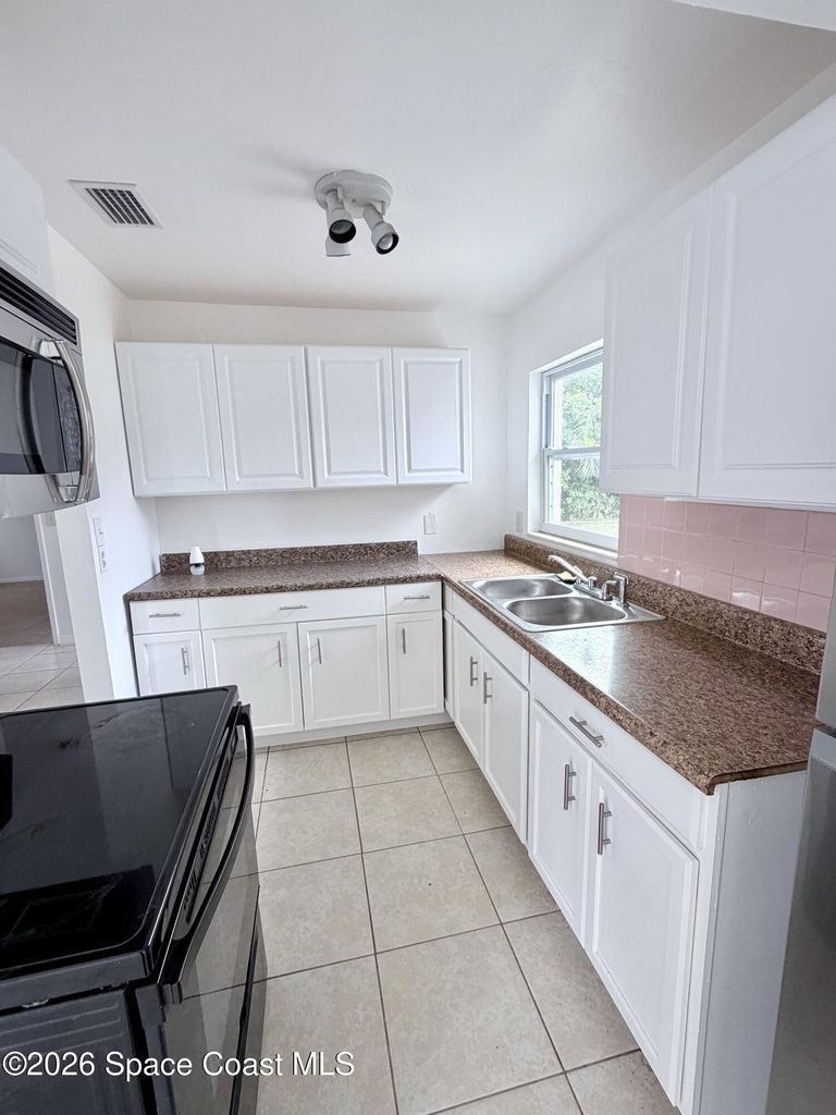 2107 Little John Road - Photo 12
