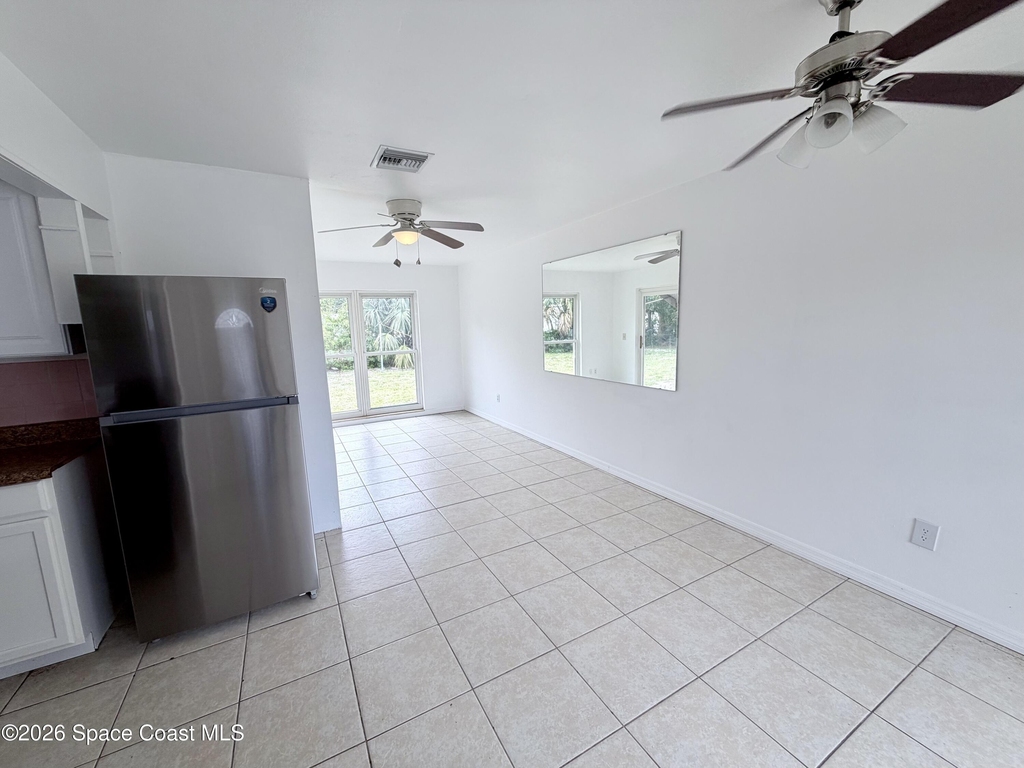 2107 Little John Road - Photo 4