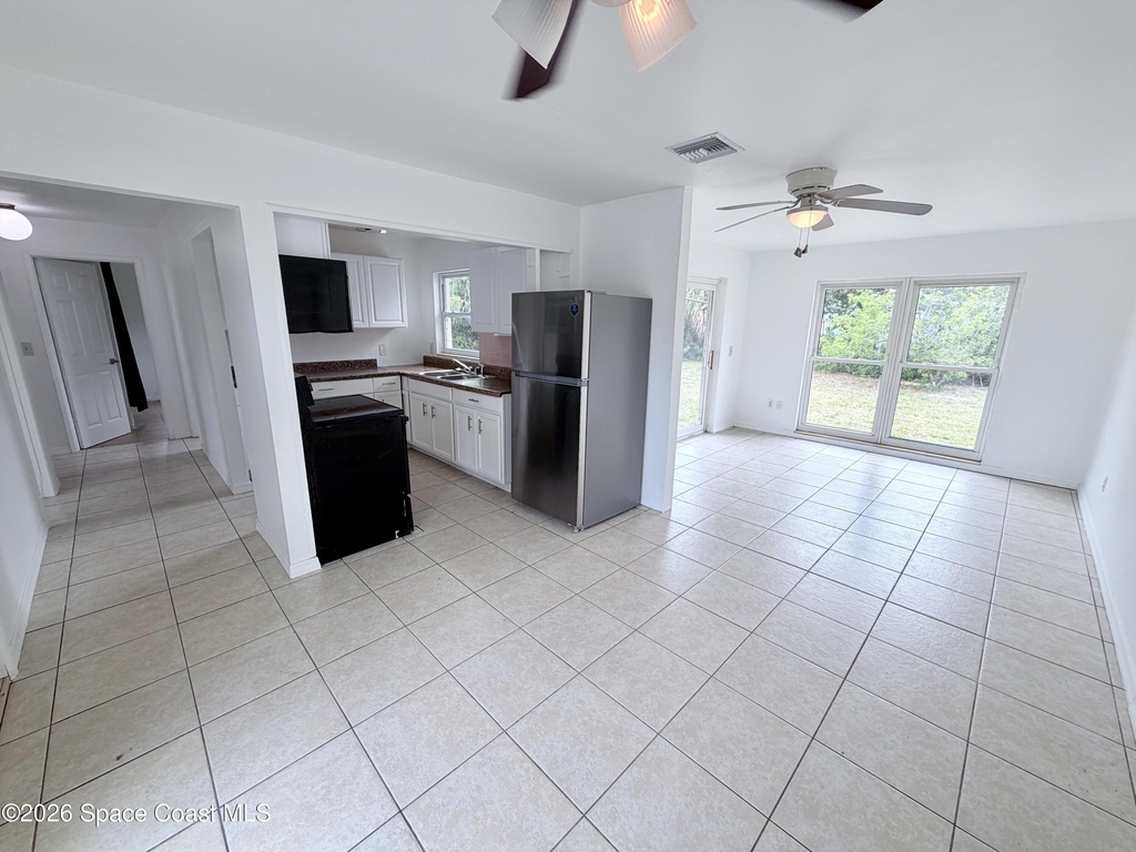 2107 Little John Road - Photo 3
